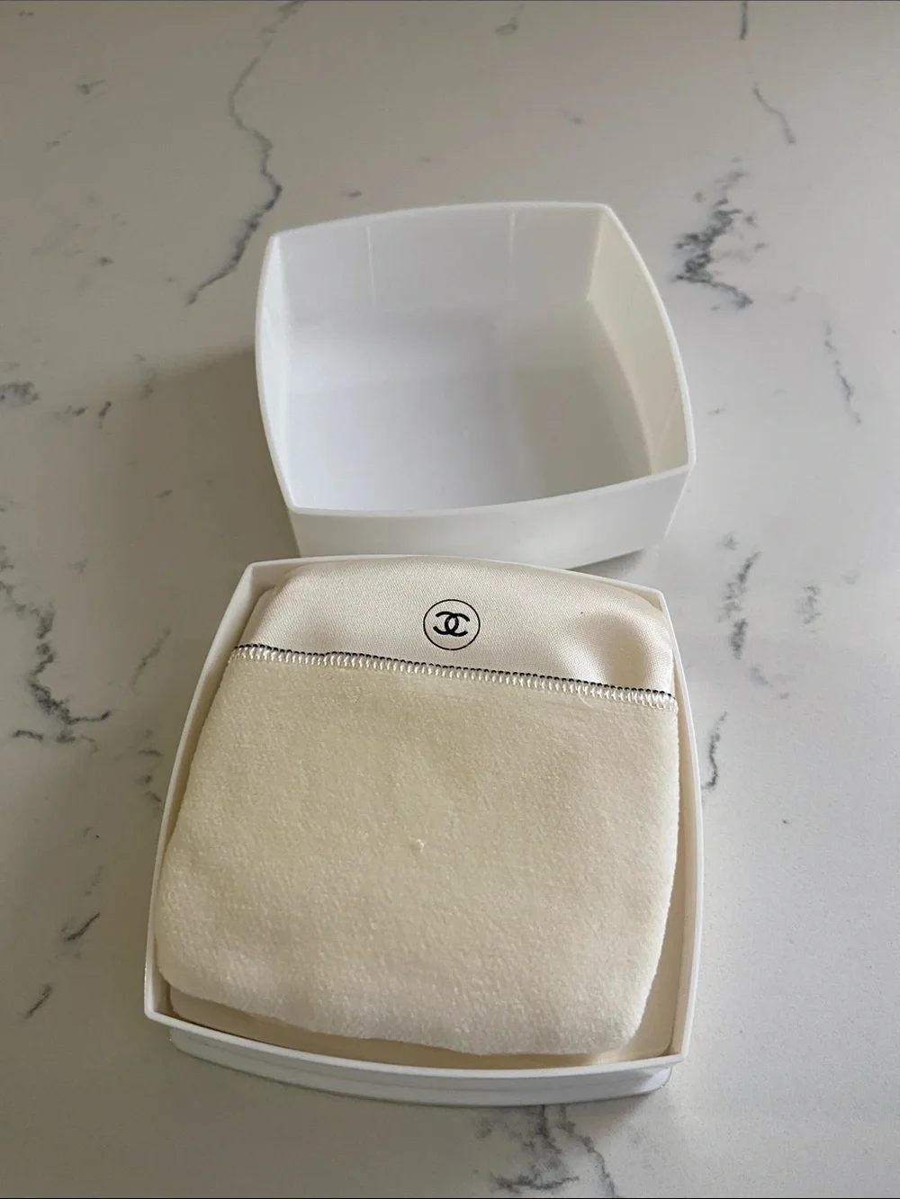 Vintage Chanel No 5 Luxury Bath Powder 2 oz Unopened w Puff
